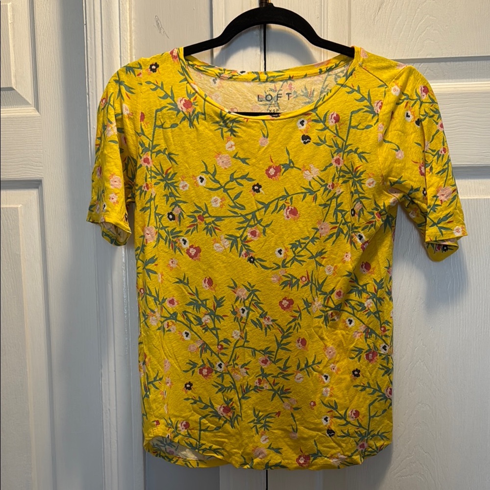 LOFT Yellow Short Sleeve Fitted Blouse